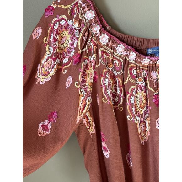 Democracy top Medium 8/10 Off The Shoulder Embroidered BOHO Blouse - Picture 4 of 7